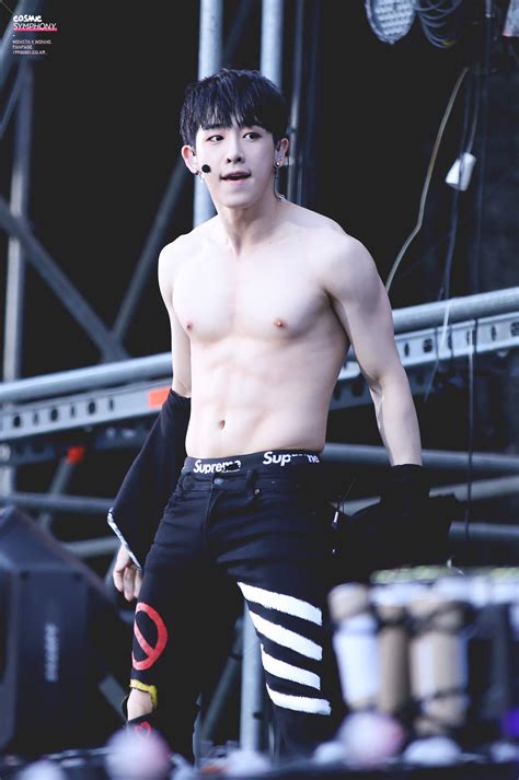 onehallyu gay|13 K.